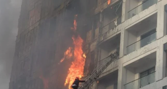 PËRFUNDON EKSPERTIZA E ZJARRIT NË PALLATIN “ARLIS”/ Kush është shkaku i rënies së flakëve