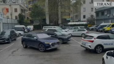 VIDEOLAJM/ Sekuestrohen në Tiranë 2 mjete “Audi SQ8” dhe “BMW” me vlerë 120 000 euro të vjedhura në Gjermani dhe Zvicër, procedohen 2 persona