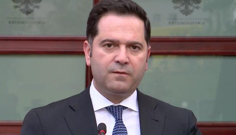 NDRYSHON SKEMA E DËMSHPËRBLIMIT PËR ISH-TË PËRNDJEKURIT POLITIKË/ Malaj: Përshpejtohen pagesat, do të shlyejmë 6000 dosje në 5 vjet