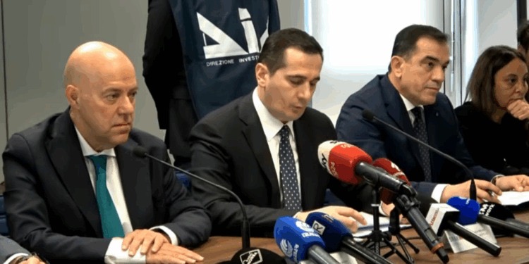 GODITJA E RRJETIT KRIMINAL SHQIPËRI-ITALI/ Braho: 15 masa sigurimi, 1 mln euro cash të sekuestruara