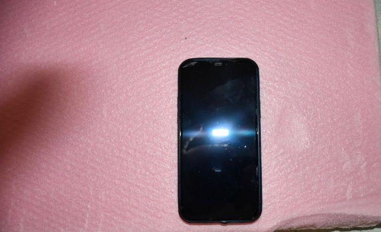“I BURGOSURI ME TELEFON POSHTË JASTËKUT”/ Sërish kontrolle blic në burgje, çfarë u gjet në IEVP Durrës