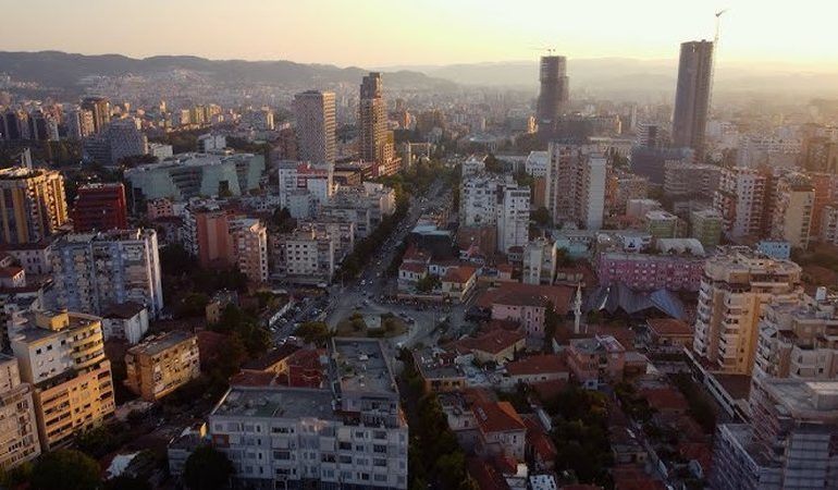 RAPORTI/ 61% e pronave u blenë nga shtetas të BE: Investimet të fokusuara në Tiranë e në jug