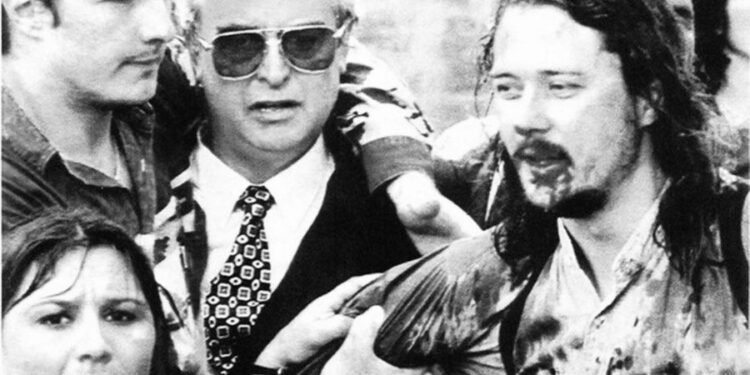 NDARJA NGA JETA E SERVET PËLLUMBIT/ Rama reagon me foton e protestës së 1996-s: Lamtumirë Profesor i dashur
