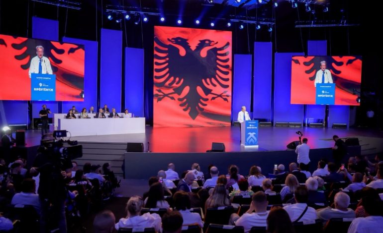 KUVENDI KOMBËTAR I PD/ Berisha: Ripërtëritja e partisë, vepra jonë madhështore