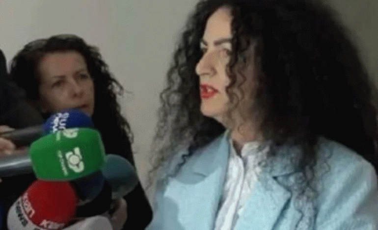 FOTOLAJM/ PD e përjashtoi nga kandidimi, demokrati ia jep votën….Mereme Selës
