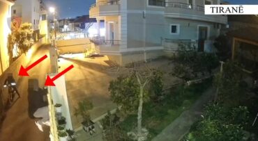ZBARDHEN 9 GRABITJE NË TIRANE/ Arrestohen 2 ‘skifterët’. Njëri ‘bën roje’, tjetri futet në banesa, kamerat e sigurisë kapin lëvizjet e autorëve