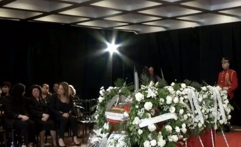 MBAHEN HOMAZHET NË NDER TË SERVET PËLLUMBIT/ Sot ceremonia e përcjelljes për në banesën e fundit