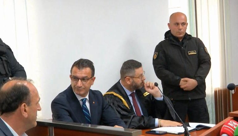 TRANSMETIMI LIVE I SEANCËS/ Rrëzohet kërkesa e Veliajt! Gjykata urdhëron fikjen e kamerave