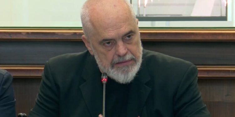 “DYFISHO SIPËRMARRJEN TËNDE”/ Rama: Ekonomia shqiptare në rritje, kredia arriti 10 miliardë euro