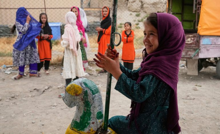 TALEBANËT FORCOJNË LIGJET FAMILJARE/ Masa shtypëse ndaj grave në Afganistan