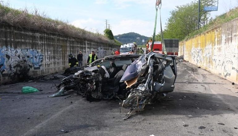 TRAGJIKE/ U përplasën kokë më kokë me një automjet. Ndërron jetë pasagjeri shqiptar në Itali, vetëm 19 vjeç