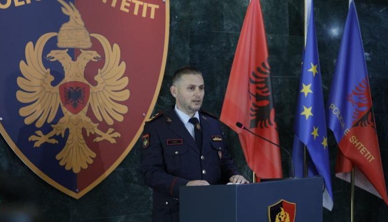 SIGURIA NË SHKOLLA/ Policia në terren për drogën dhe armët e ftohta! Skënder Hita ultimatum drejtorive të komisariateve: Tolerancë zero