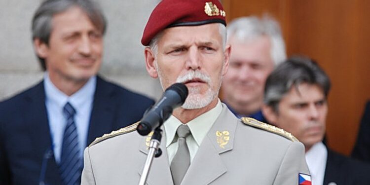 “TREGONI DHËMBËT”/ Presidenti çek i kërkon NATO-s reagim më të ashpër ndaj Rusisë