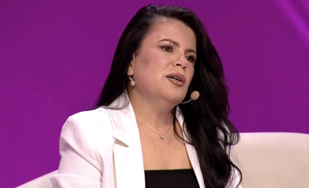 “MAMI I DHA FUND JETËS”/ Historia tragjike e Elisabetës: Babai u detyrua ta falte motrën 9-muajshe…