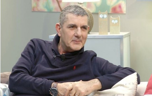 AKSIDENTI TRAGJIK NË ELBASAN/ Përplasi për vdekje 7-vjeçarin në derën e shkollës, shoqërohet në polici regjisori Petri Bozo