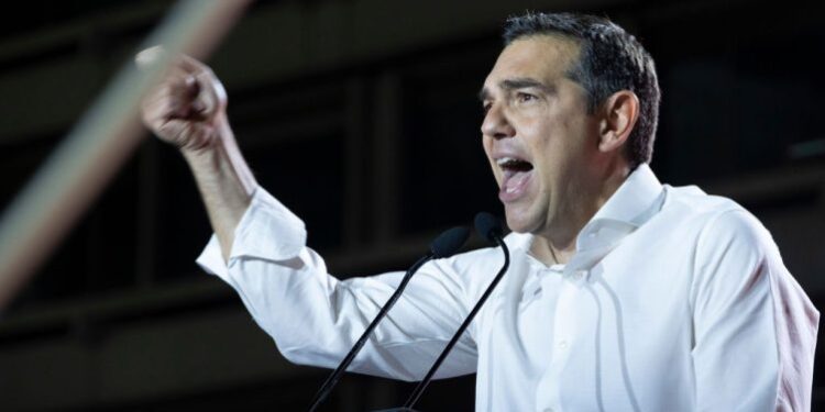 TSIPRAS RIKTHEHET NË POLITIKË/ Ish kreu i Syriza në Greqi vjen me partinë e re “ELAS”