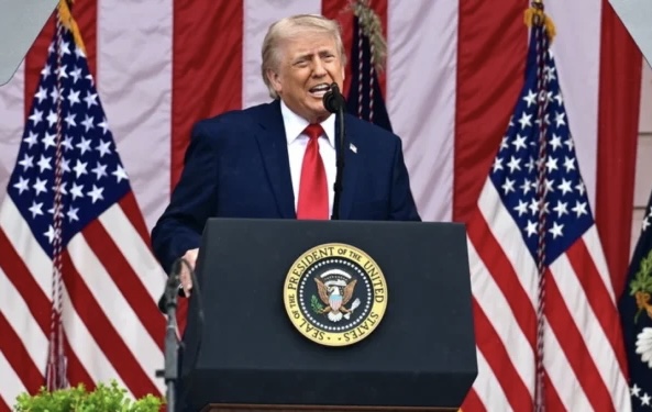PËRPJEKJET PËR MARRËVESHJE/ Trump: Sanksionet ndaj Iranit nuk do të hiqen edhe nëse ai dorëzon uraniumin e pasuruar