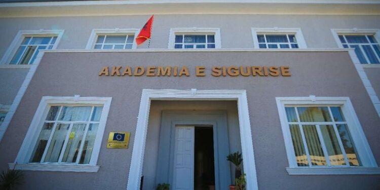HELMIMI I STUDENTËE/ AKU bllokon subjektin ‘SORI-AL’: Makaronat rezultuan me E. Coli dhe stafilokok