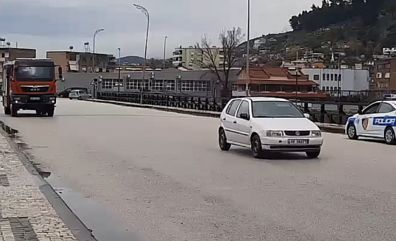 DETAJET DHE EMRI/ U hodh nga ura në Berat, kush është 30-vjeçari që gjeti vdekjen, përdorues i lëndëve narkotike
