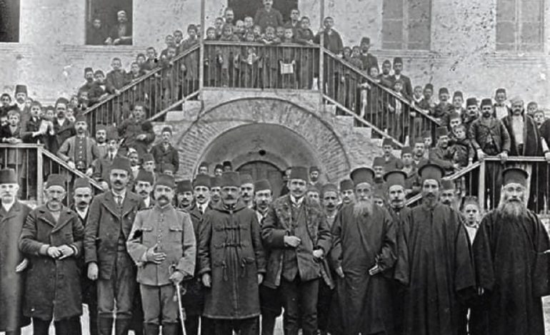 DOSSIER/ Shqipëria e 1912-ës, në syrin e gazetarit amerikan: Rrahja me thupra dhe kamxhik u zbatuan për shumicën e njerëzve të iluminuar në Elbasan, si financieri i shkollës ‘Normale’…