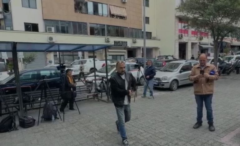 VIDEOLAJM/ Biznesmeni Endri Meksi paraqitet në SPAK