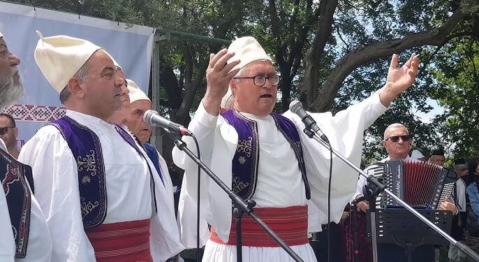 E TRISHTË/ Ndërron jetë “Bilbili i Çamërisë”, këngëtari i njohur Shaban Zeneli