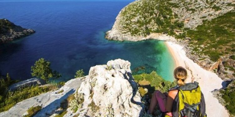 “TËRHEQ GJITHMONË E MË SHUMË TURISTË”/ Jerusalem Post: Shqipëria ofron gjithçka që kërkoni