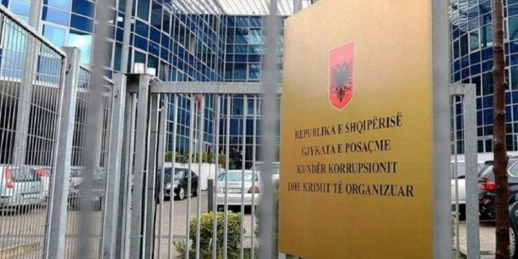 “TOYOTA YARIS”/ GJKKO kalon për gjykim çështjen në ngarkim të Astrit Vladit dhe Eriona Daupaj