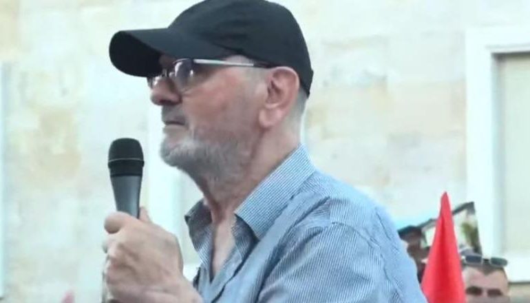 “SHQIPËRIA NUK ËSHTË NË SHITJE”/ Aktori Medi Malkaj flet nga protesta: Atdheu është pronë e shqiptarëve