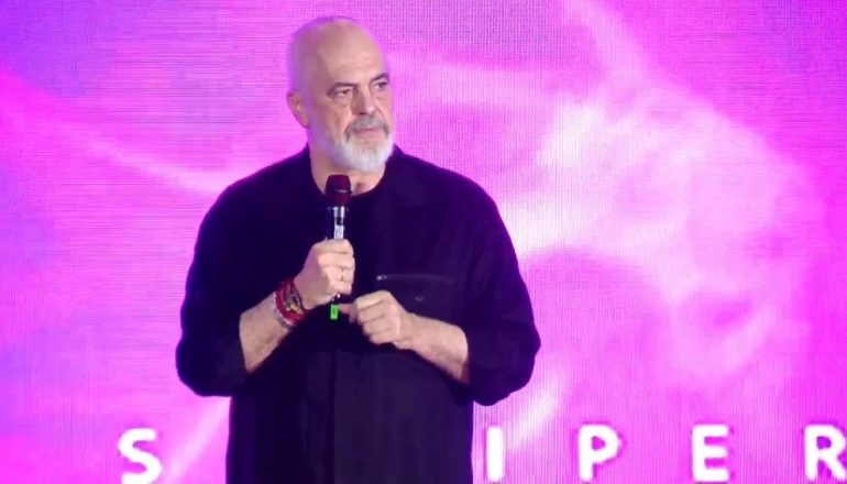 “NËSE DO SHISNIM SHQIPËRINË, SAZANI DO ISHTE…”/ Rama nga Vlora: Vendi është p*rdhunuar shumë kohë para se të më jepnit besimin mua