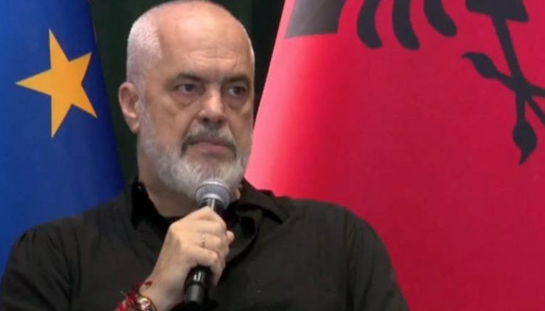 “ZVËRNECI”/ Rama ndërpret gazetaren: S’kam interes për intervistat tuaja në rrugë, po më pyesni mua! A keni fakte kundër meje?