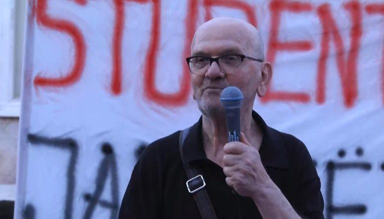 PROTESTA/ Thirrja e aktorit Mehdi Malkaj: Shqipëria ka qenë gjithnjë e re, e kemi për detyrë ta mbrojmë