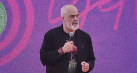 “KUSH MË QUAN TRADHËTAR ËSHTË I PAFYTYRË”/ Rama u përgjigjet nga Shkodra akuzave të protestuesve