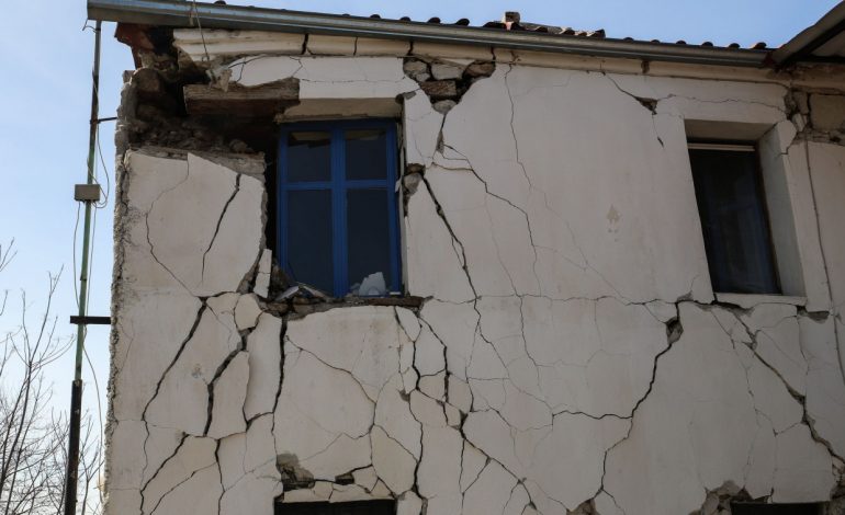 DY TËRMETE GODASIN ISHULLIN EVIA NË GREQI/ Panik dhe dëme materiale në disa zona