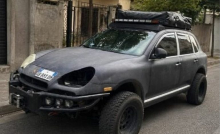 ZHDUKJA E EGLANT KOÇIT/ Del FOTO e makinës që dyshohet se u përdor nga Armand Shaka për transportimin e trupit të 34-vjeçari