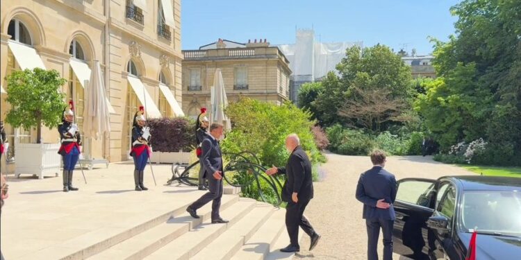 VIYITA NË FRANCË/ Rama pritet nga Macron në Pallatin Elysee