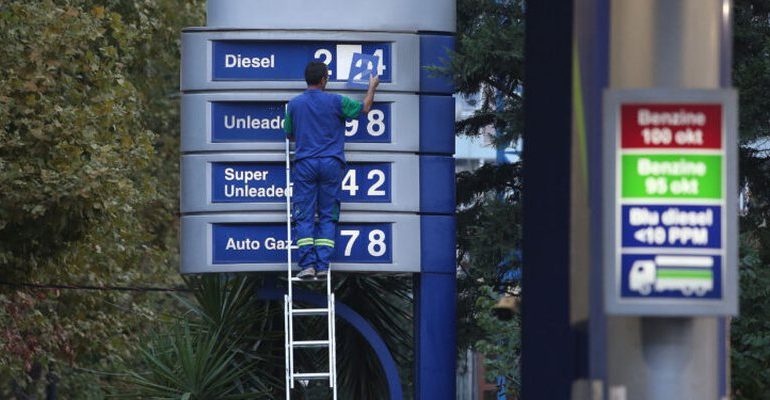 NDRYSHOJNË SËRISH ÇMIMET E KARBURANTEVE/ Ja me sa do të shiten nafta dhe benzina