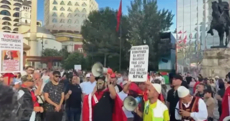 “NUK DO KETË MË MARSHIM JASHTË TIRANËS”/ Organizatori zbulon itinerarin e protestës së sotme
