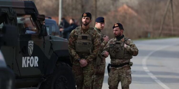 PËRMISIM I SITUATËS SË SIGURISË NË KOSOVË/ NATO paralajmëron ulje të pranisë së KFOR-it