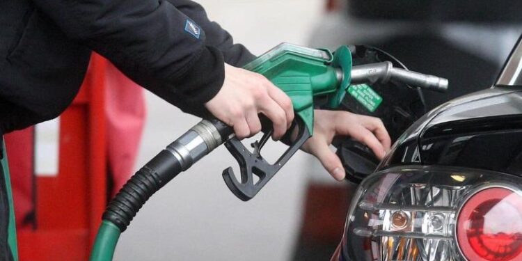 BORDI I TRANSPARENCËS NDRYSHON ÇMIMET/ Sa do të kushtojnë nafta e benzina në treg