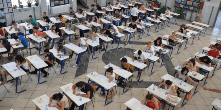 SOT PROVIMI I MATEMATIKËS/ Mbi 26 mijë maturantë përballen me testin e Maturës Shtetërore
