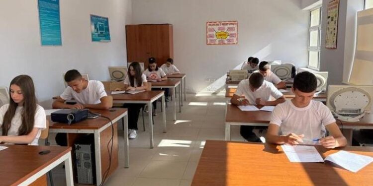 PROVIMET I LIRIMIT/ 29 mijë minimaturantë testohen sot në Gjuhën Shqipe