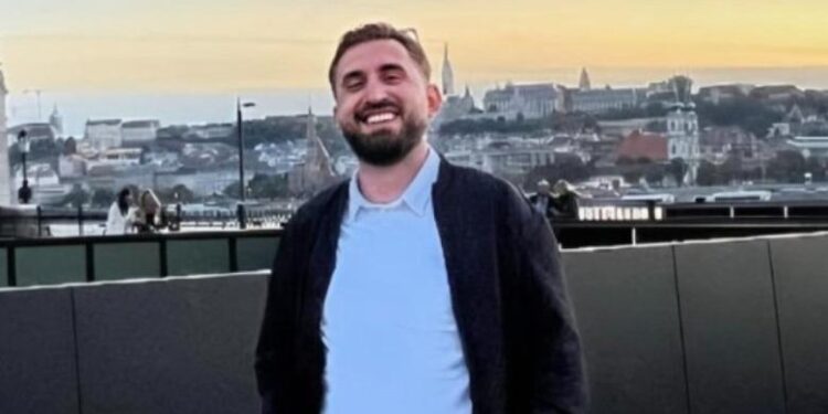 EGLANT KOÇI DYSHOHET SE U VRA ME PLUMB NË KOKË/ Ffamiljarët identifikojnë trupin! Dërgohet për ekspertizë në morg