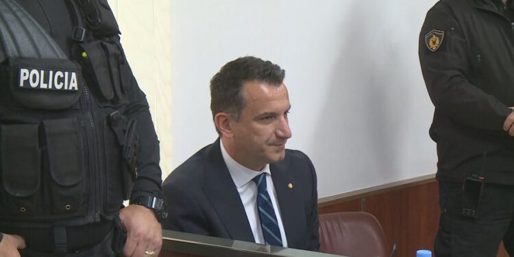 VELIAJ ME RAPORT MJEKËSOR/ Shtyhet për në 7 korrik seanca në Gjykatën e Posaçme