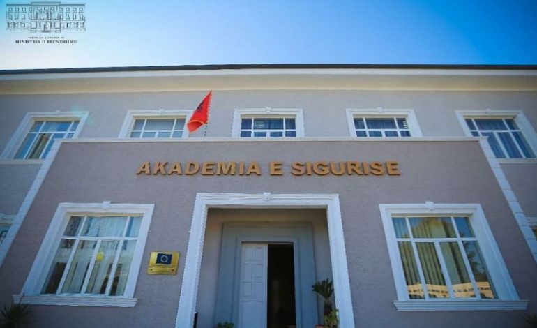 PËRSËRITET SKANDALI/ Helmohen sërish kursantët e Akademisë së Sigurisë nga ushqimi i Sori-al, 30 persona përfundojnë në spital