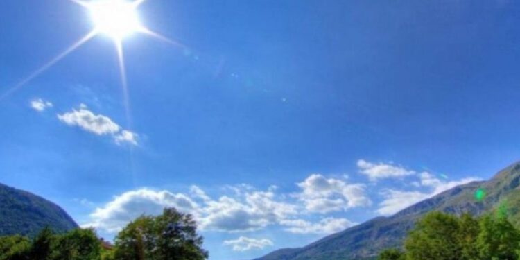 PARASHIKIMI I MOTIT/ Vendi vijon të preket nga temperaturat e larta, reshje të dobëta shiu në zonat malore dhe juglindje