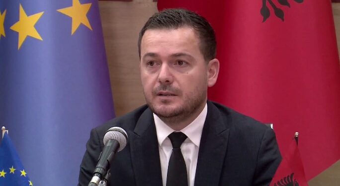 SHTYHET AFATI I APLIKIMEVE PËR FERMERËT/ Ministri Salla: Deri më 6 korrik hapet skema e mbështetjes