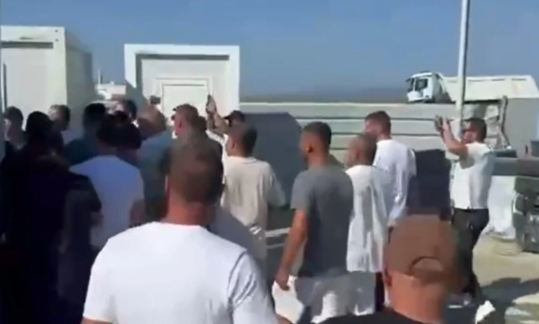SHERR NË AEROPORTIN E VLORËS/ Përplasje mes palëve, punimet rifillojnë pas vendimit të Gjykatës së Lartë