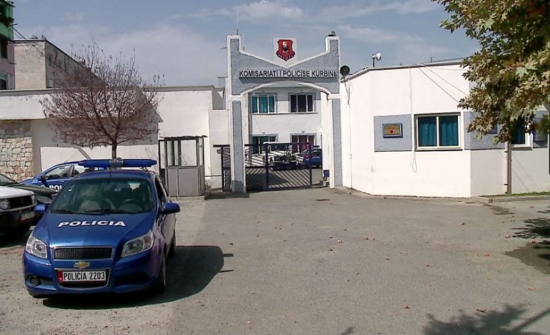 “NDËRROI JETË NGA KUSHTET NATYRALE”/ Vrau nënën me thikë, arrestohet 57-vjeçarja në Kurbin! Procedohet mjekja që fshehu ngjarjen