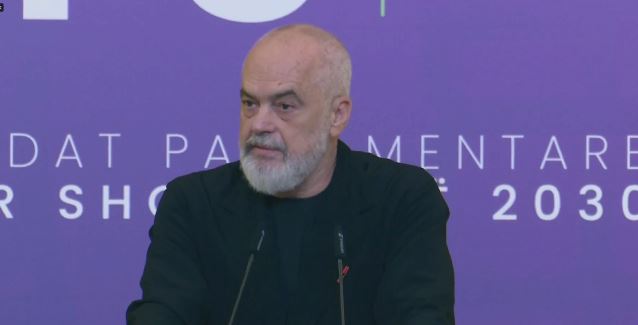 “SHPËRBLEHEN NGA VIDEOT DRAMATIKE”/ Rama për influencerët: Janë bërë parellinj me shale e kremra, shkojnë në protestë se është trend